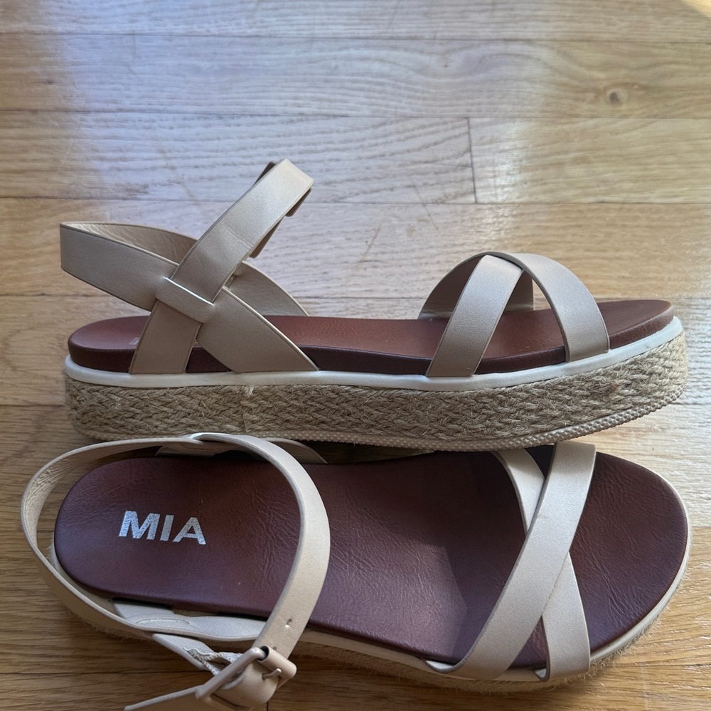 MIA Women's Cream Strappy Sandals - Picture 5 of 5